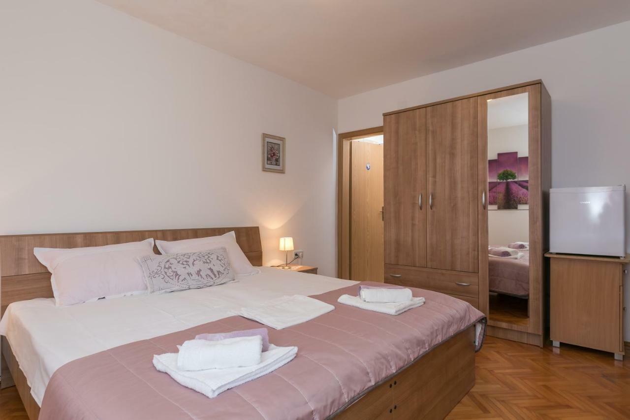 Mini Apartment Petra - Rooms Purple & Green With Kitchen And Garden Dubrovnik Exterior foto