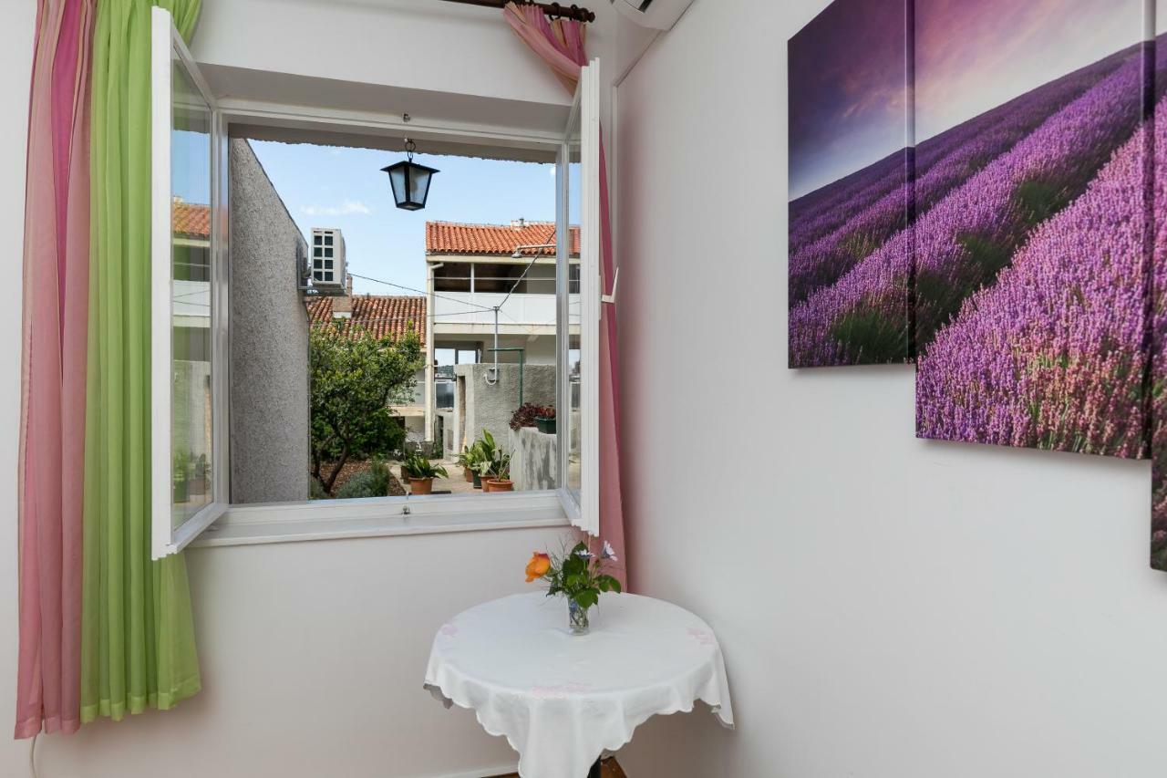 Mini Apartment Petra - Rooms Purple & Green With Kitchen And Garden Dubrovnik Exterior foto